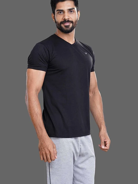 Image of V Neck T-Shirt - Black - 4